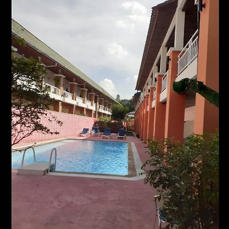 First Resort Albergo Patong Экстерьер фото